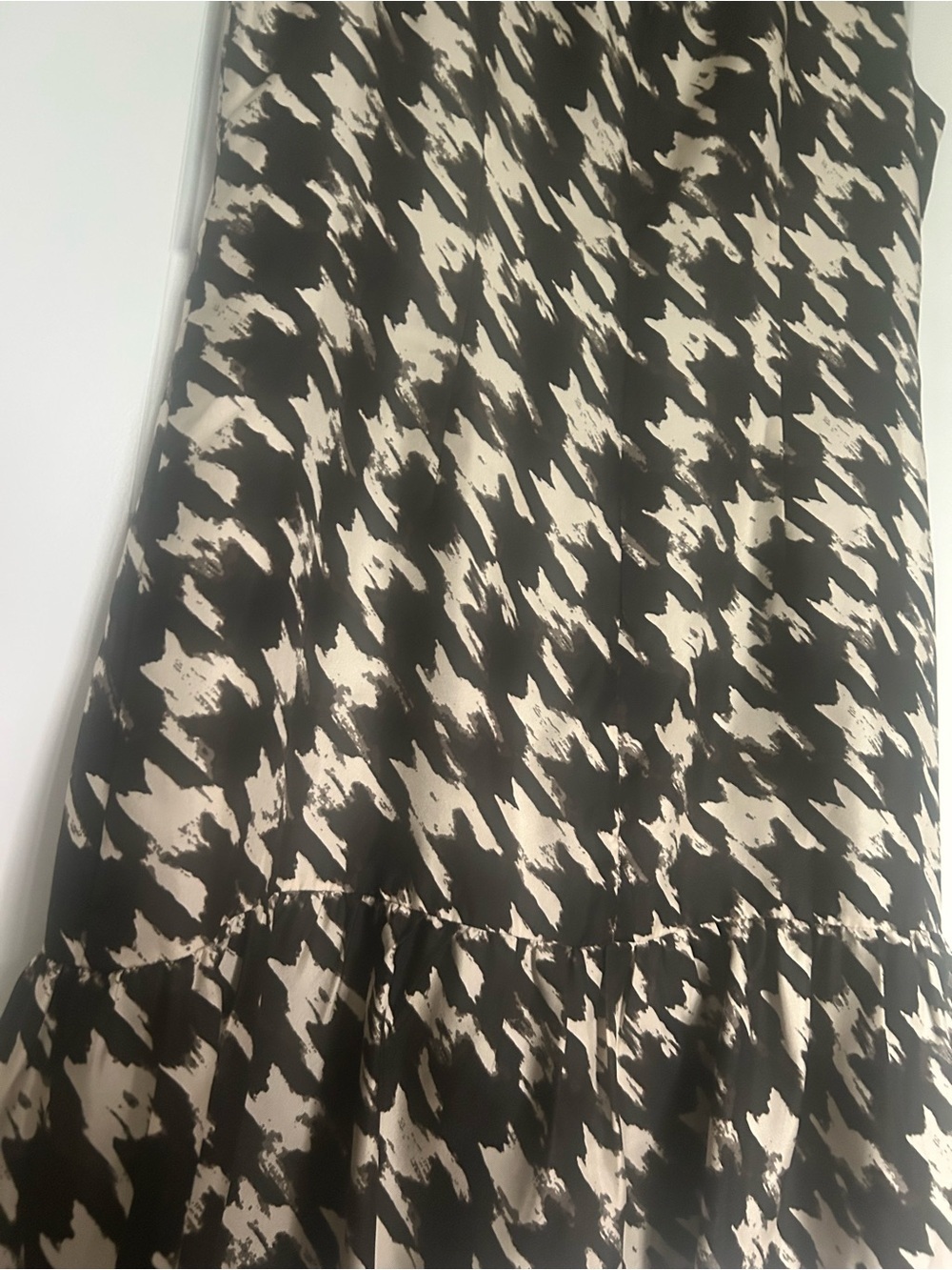 Sleeveless Houndstooth Shift Dress in Black and Cream 100% silk - Picture 11 of 11